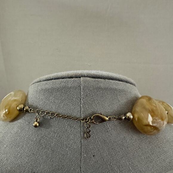 Chunky Natural Stone Sand Beige Marbled Lucite Necklace Choker - Picture 8 of 8